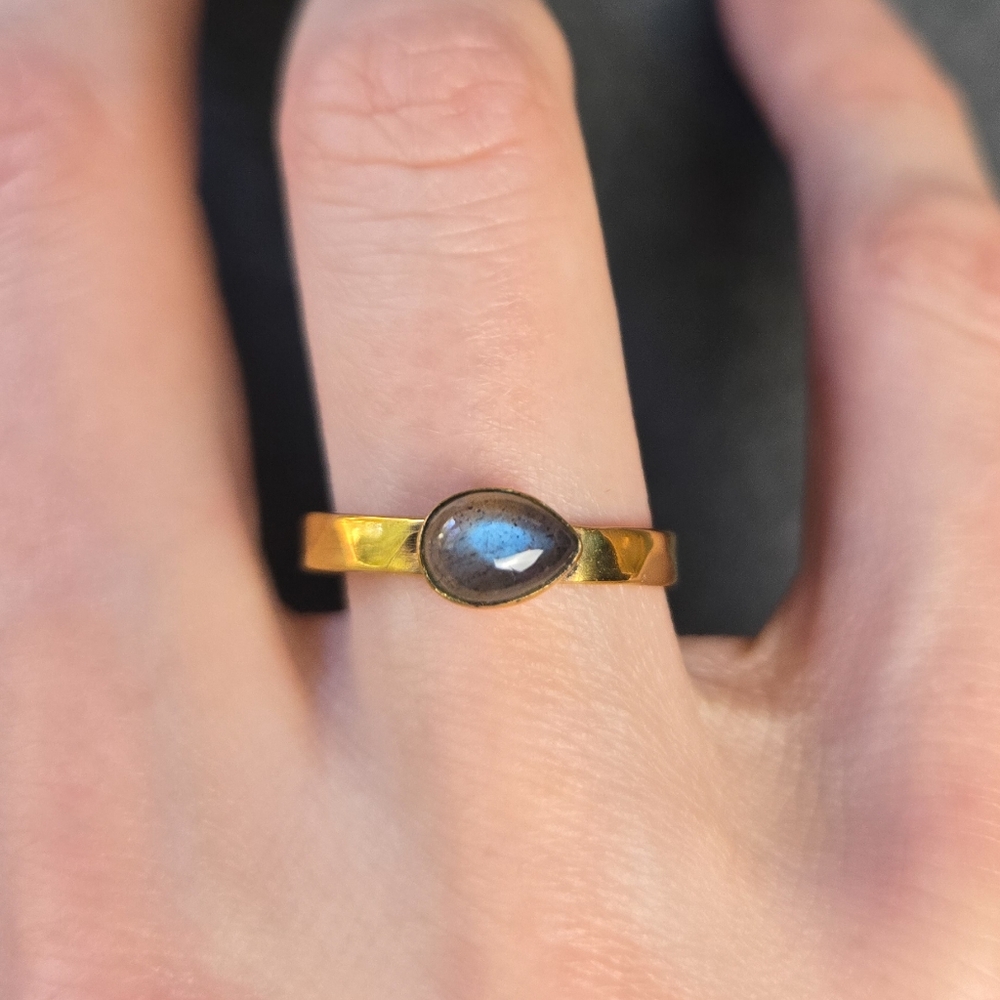 NWT Baizaar Teardrop Labradorite Hammered Stacking Ring, Size 7